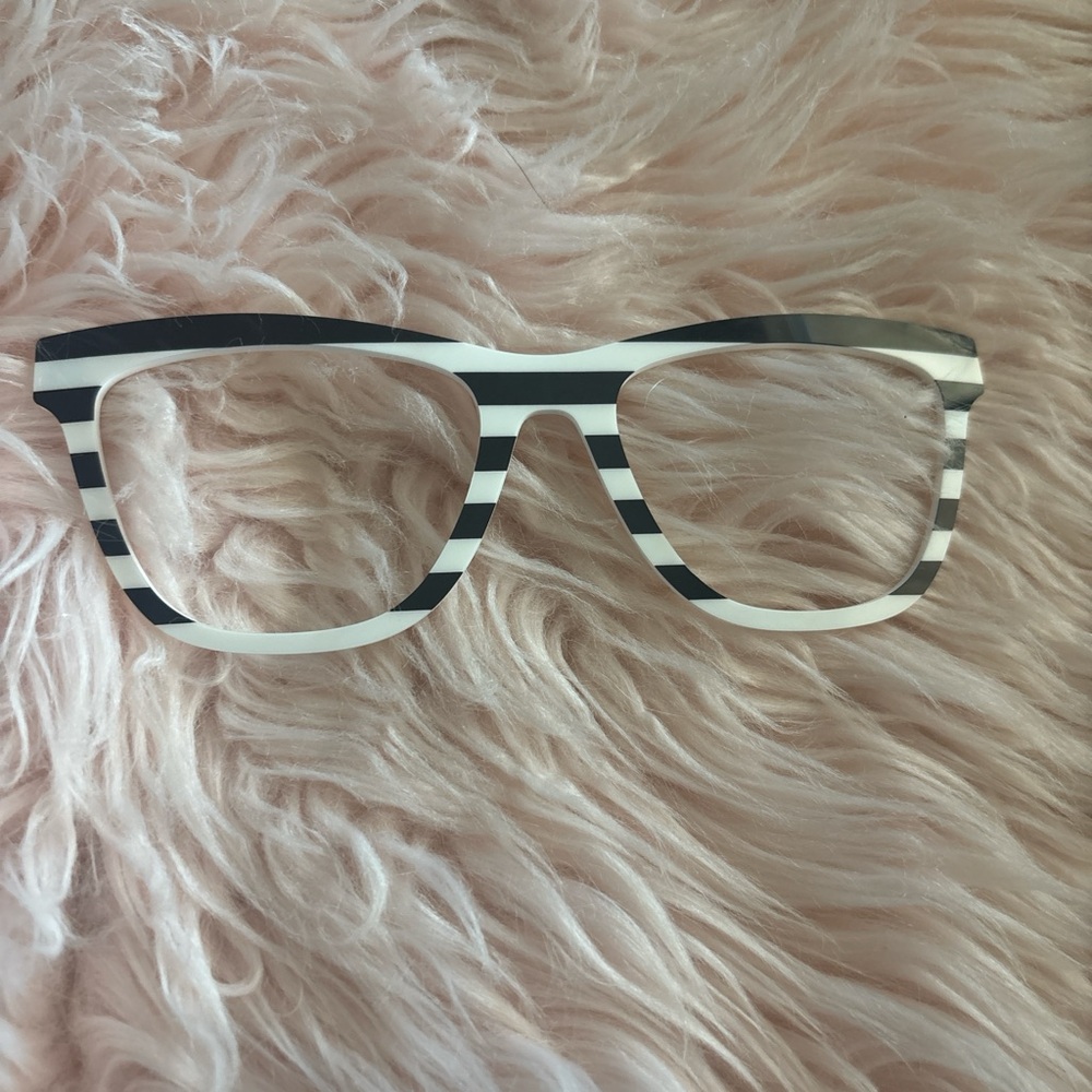 Striped Black & White Frame Eyeglass Shell